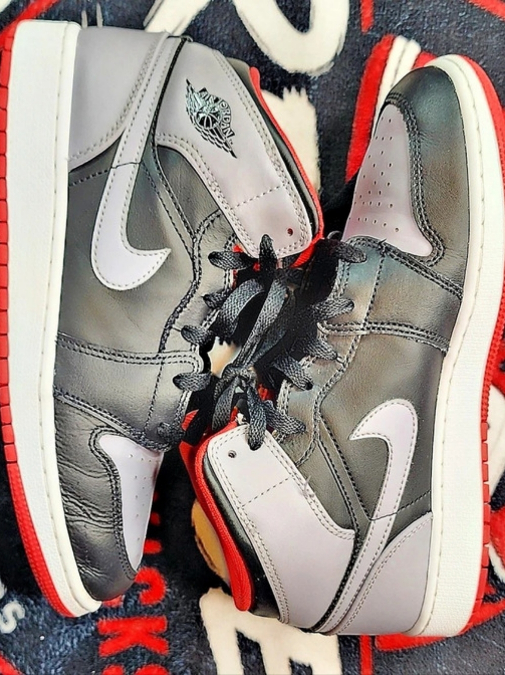 Jordan Air Jordan 1 Mid Sneakers Gray & Black Boys US 7Y Like New